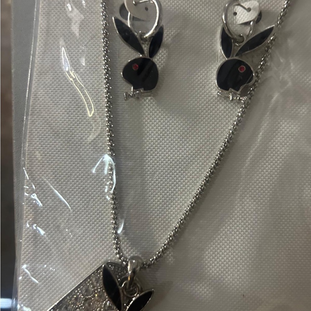Elegant Black and Silver Jewelry Set